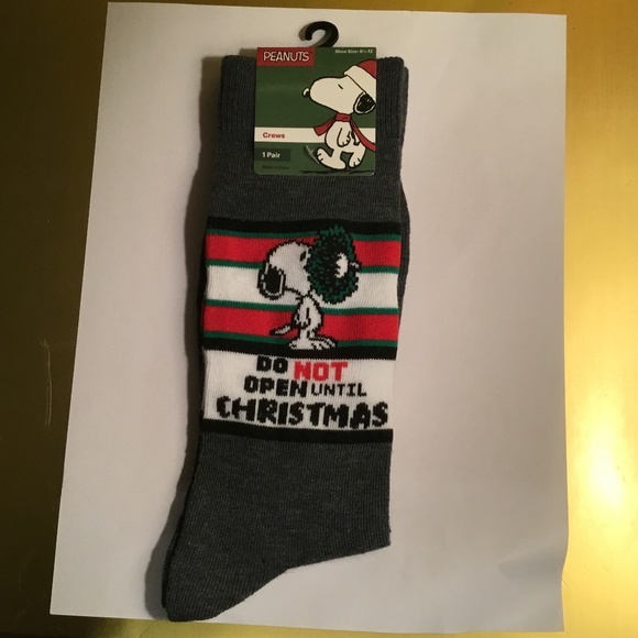 Peanuts Snoopy Crew socks Show Size 6 1/2 to 12 - Picture 2 of 3